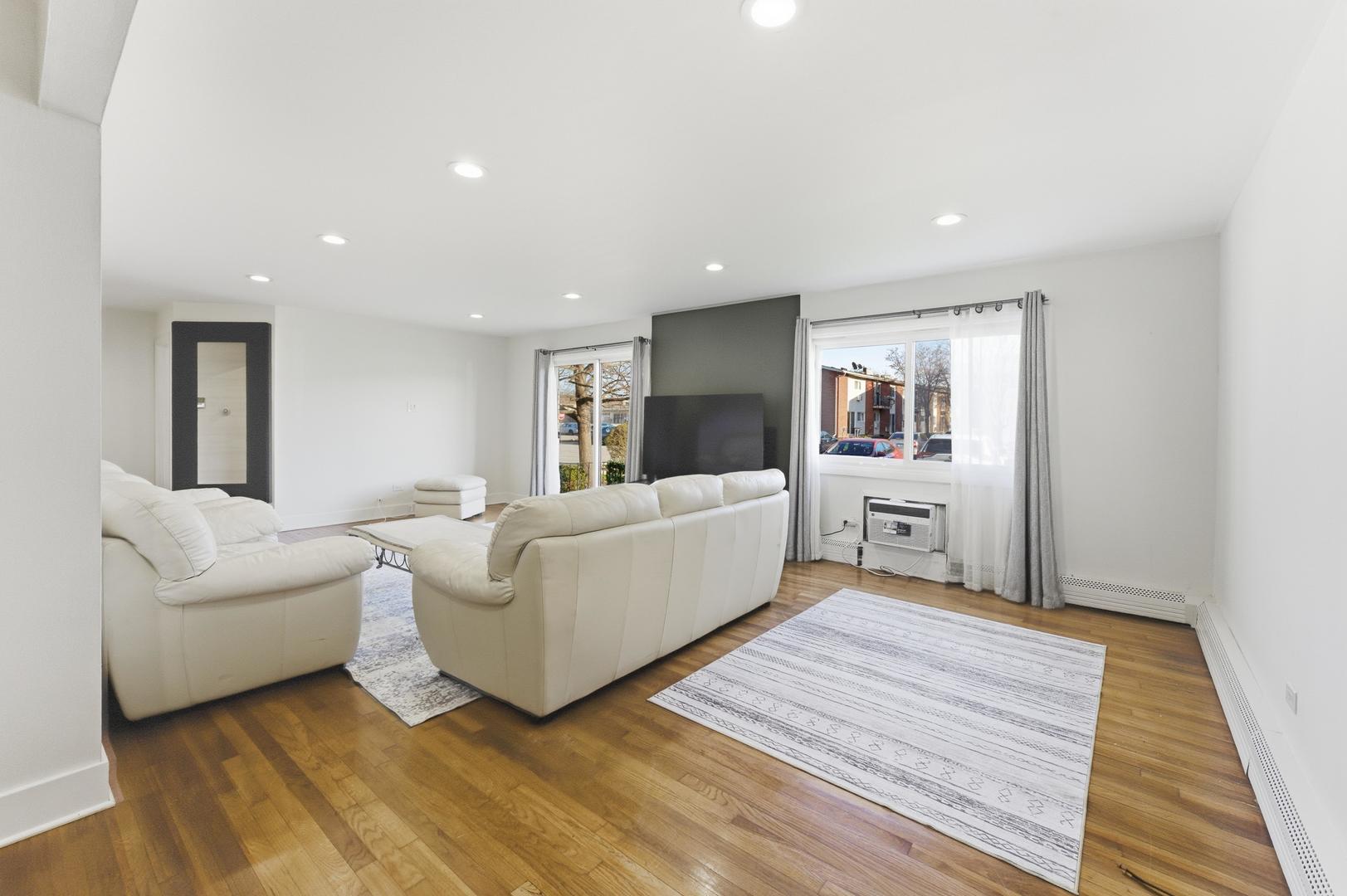 8924 Kenneth Drive #107G, Des Plaines, IL