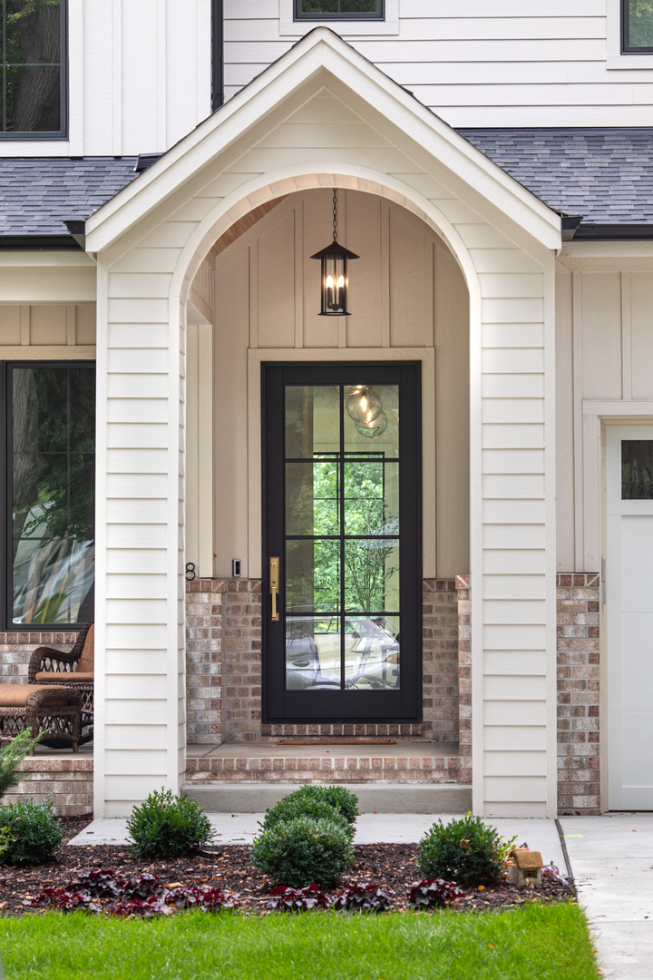 660 N Eagle Street, Naperville, IL