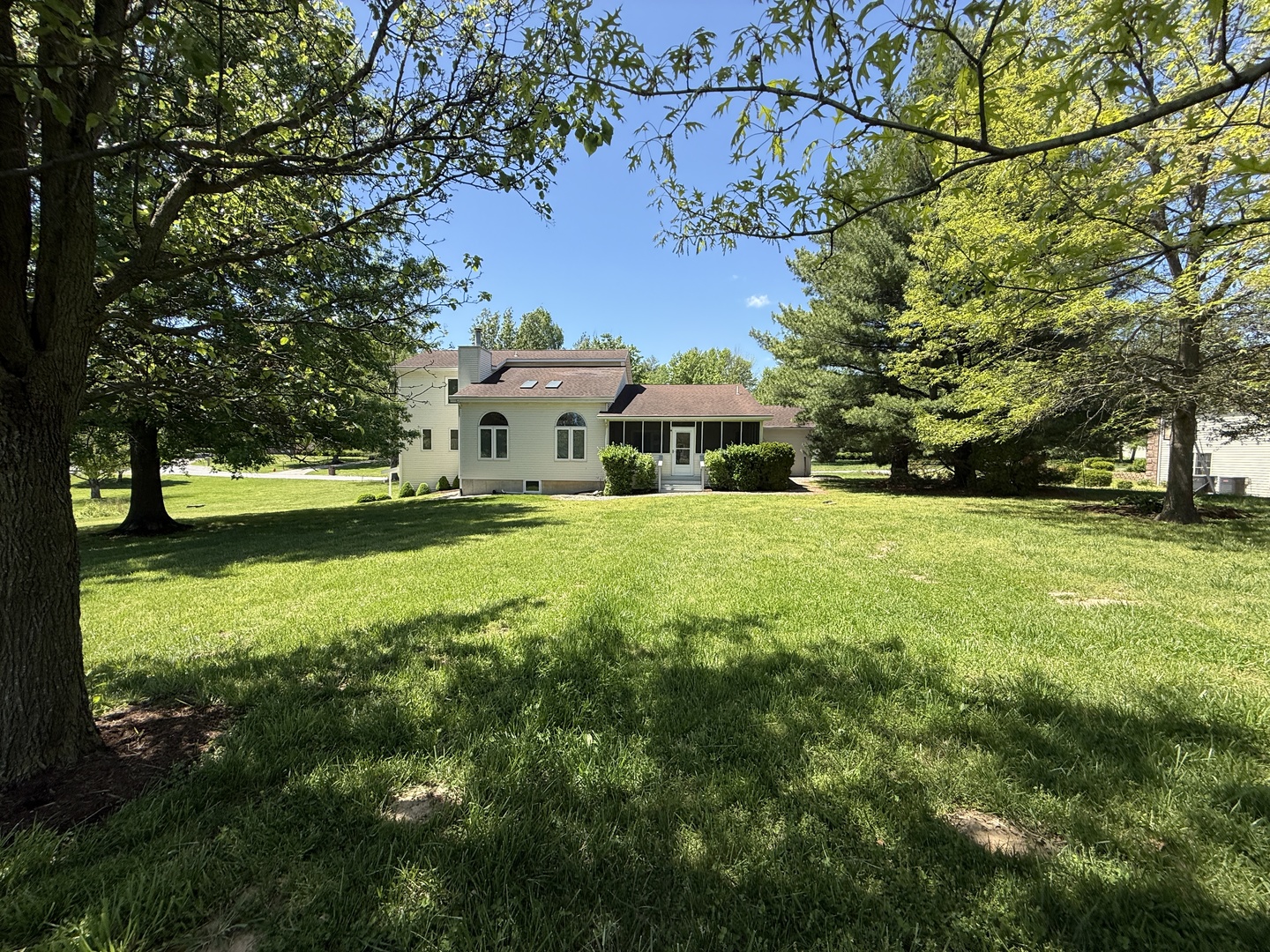 136 Bonnie Brae Road, Carbondale, IL