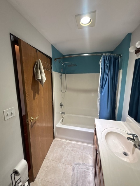 3370 W Brooke Avenue #218, Waukegan, IL