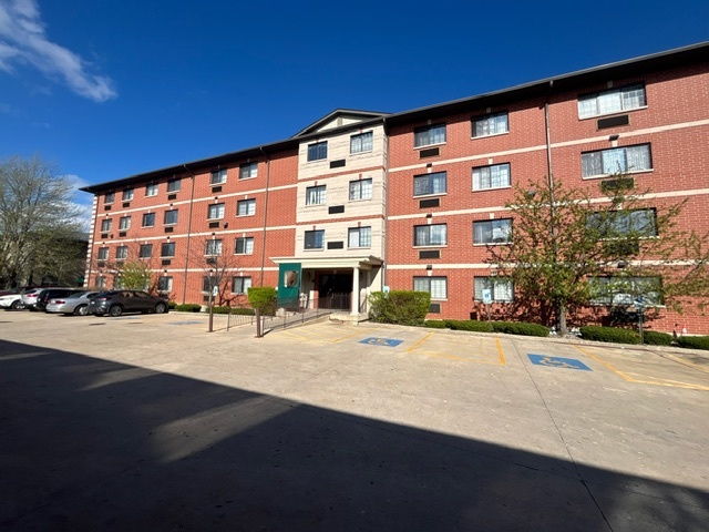 3370 W Brooke Avenue #218, Waukegan, IL
