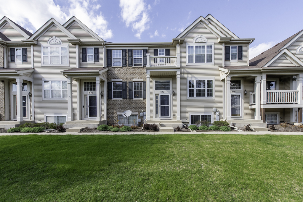 572 Richard Brown Boulevard, Volo, IL