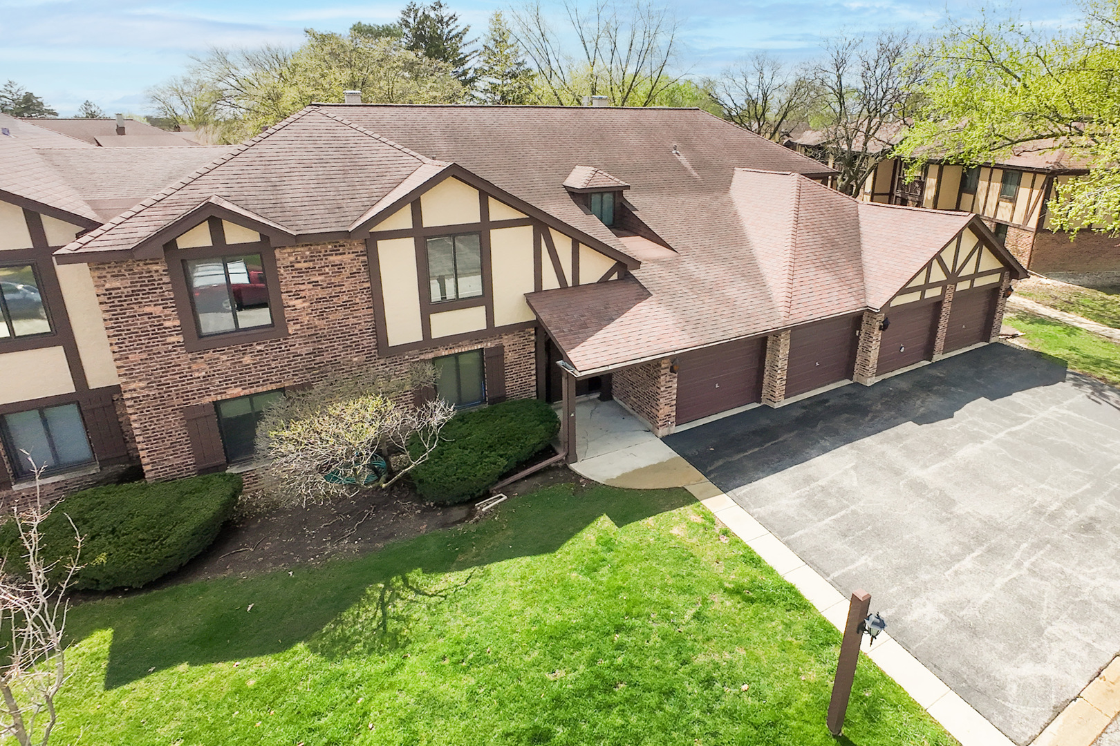 1700 Lakecliffe Drive #C, Wheaton, IL