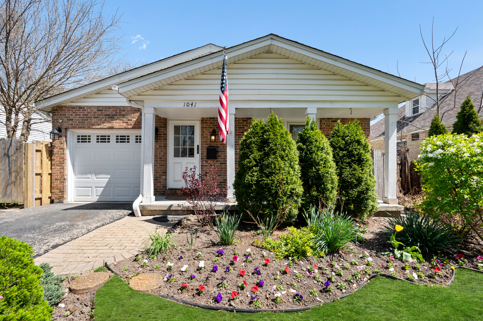1041 Forest Avenue, Deerfield, IL