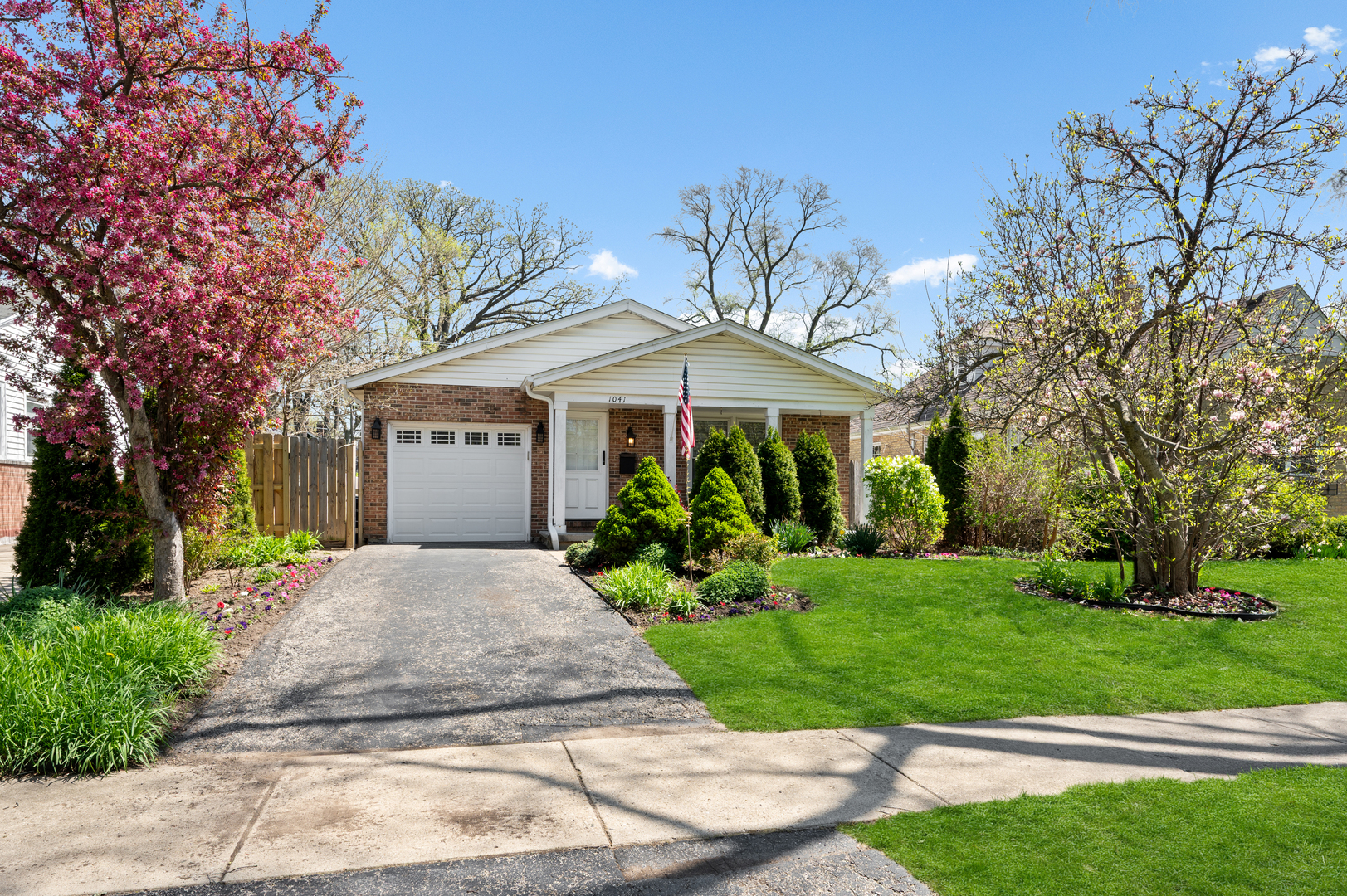 1041 Forest Avenue, Deerfield, IL