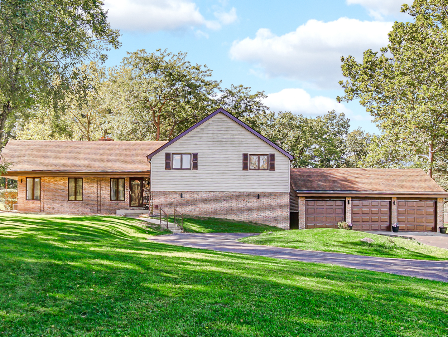 3317 E Buried Oak Drive, Crete, IL