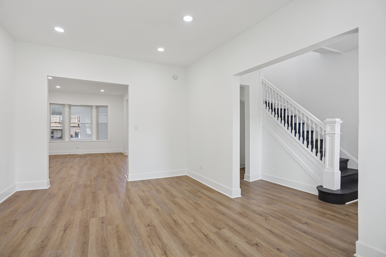7000 S Eberhart Avenue, Chicago, IL