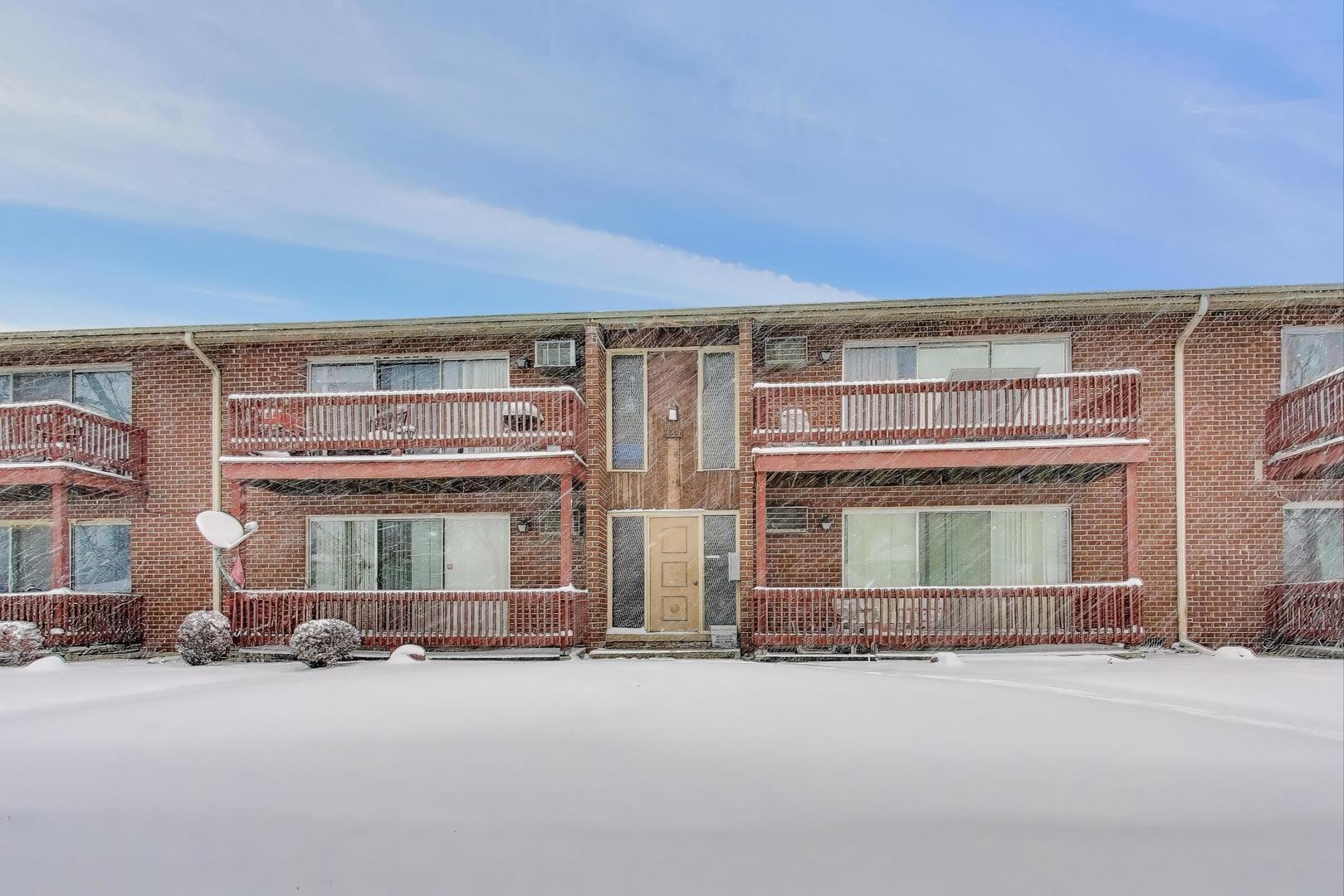 553 N Carroll Parkway #2C, Glenwood, IL