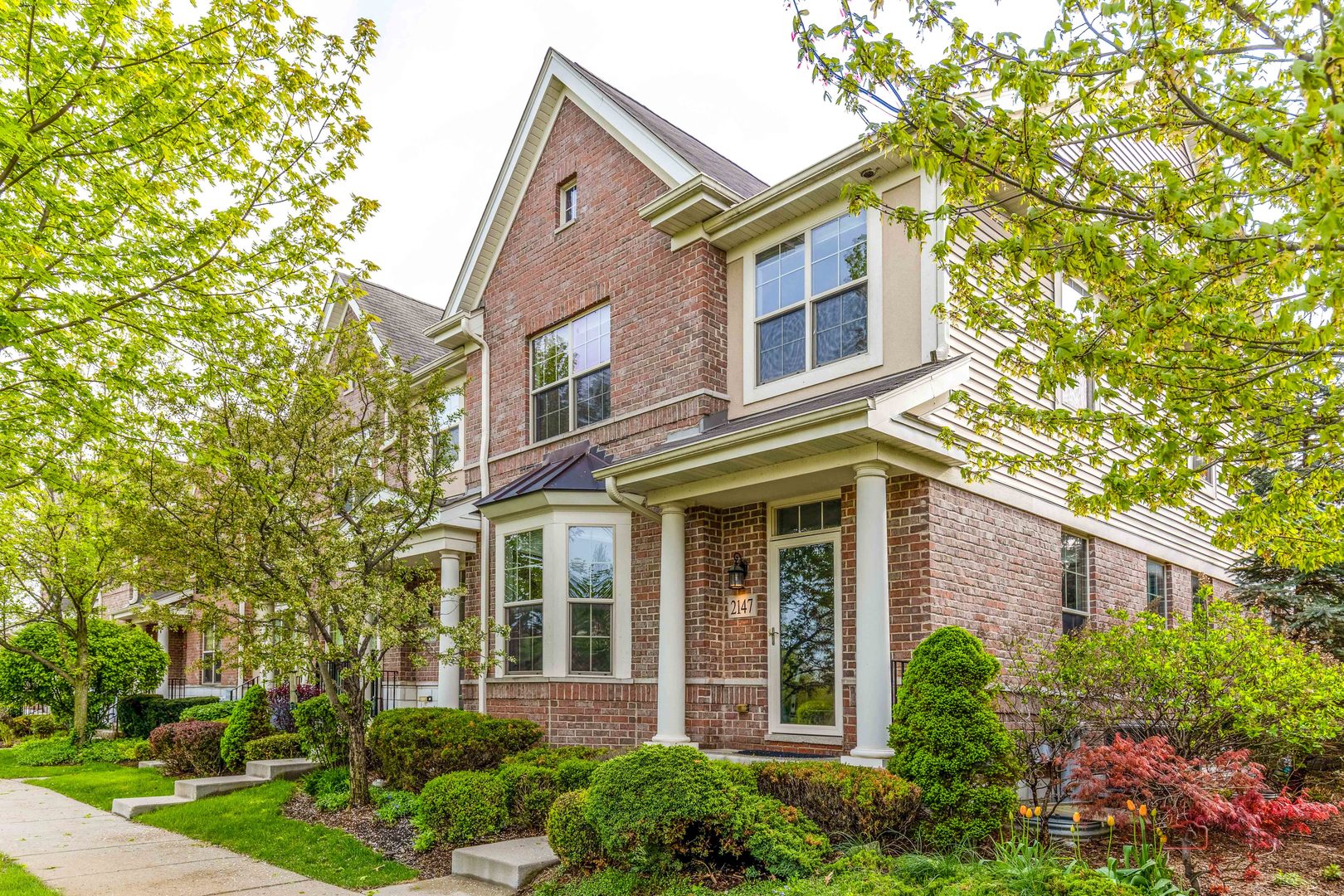 2147 Apple Hill Lane, Buffalo Grove, IL