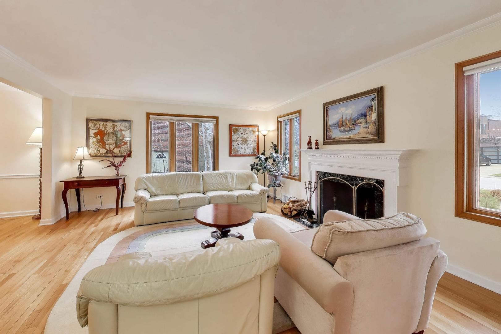 6621 N Keating Avenue, Lincolnwood, IL