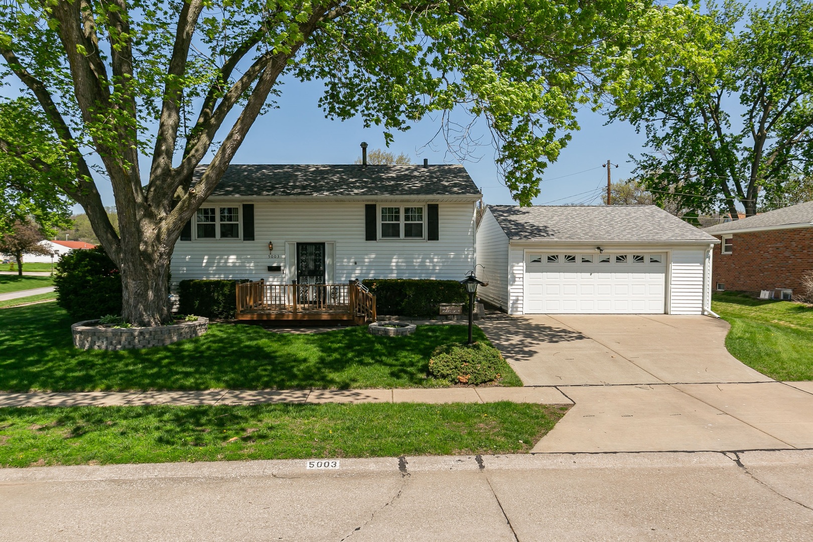 5003 45th Avenue Court, Moline, IL