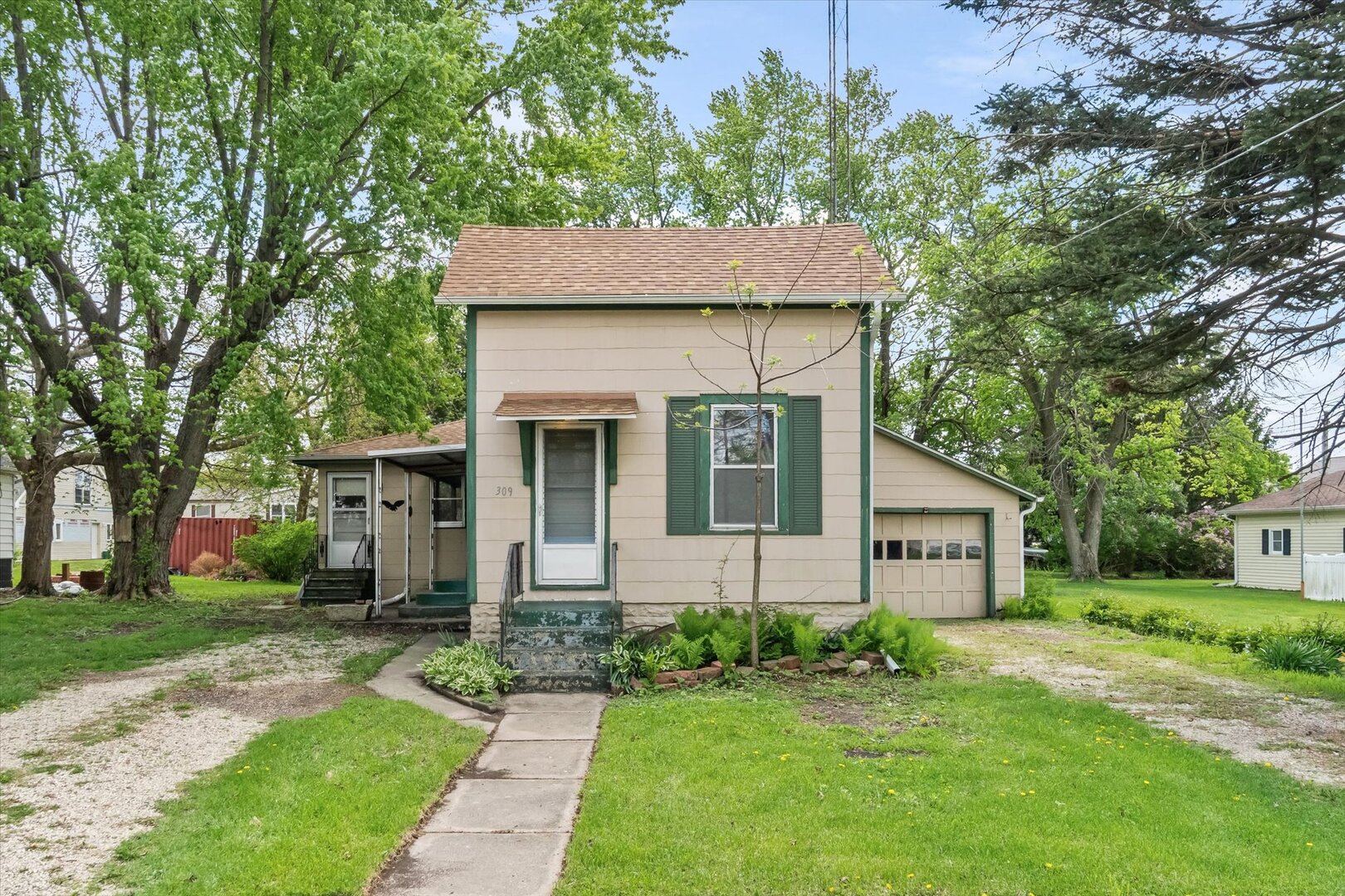 309 North Street, Earlville, IL