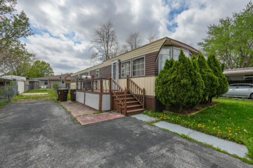 41 Maple Lane, Manteno, IL