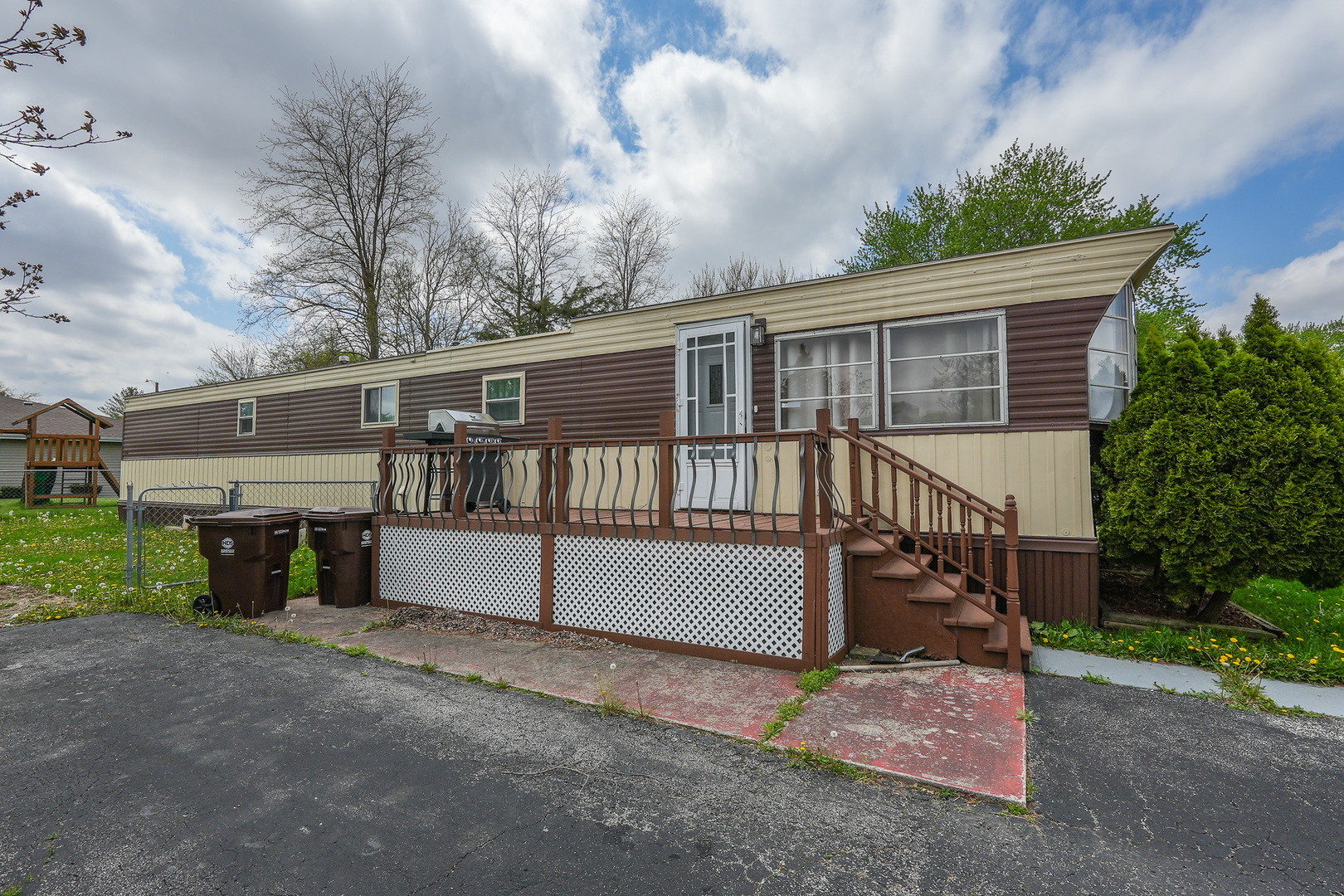 41 Maple Lane, Manteno, IL