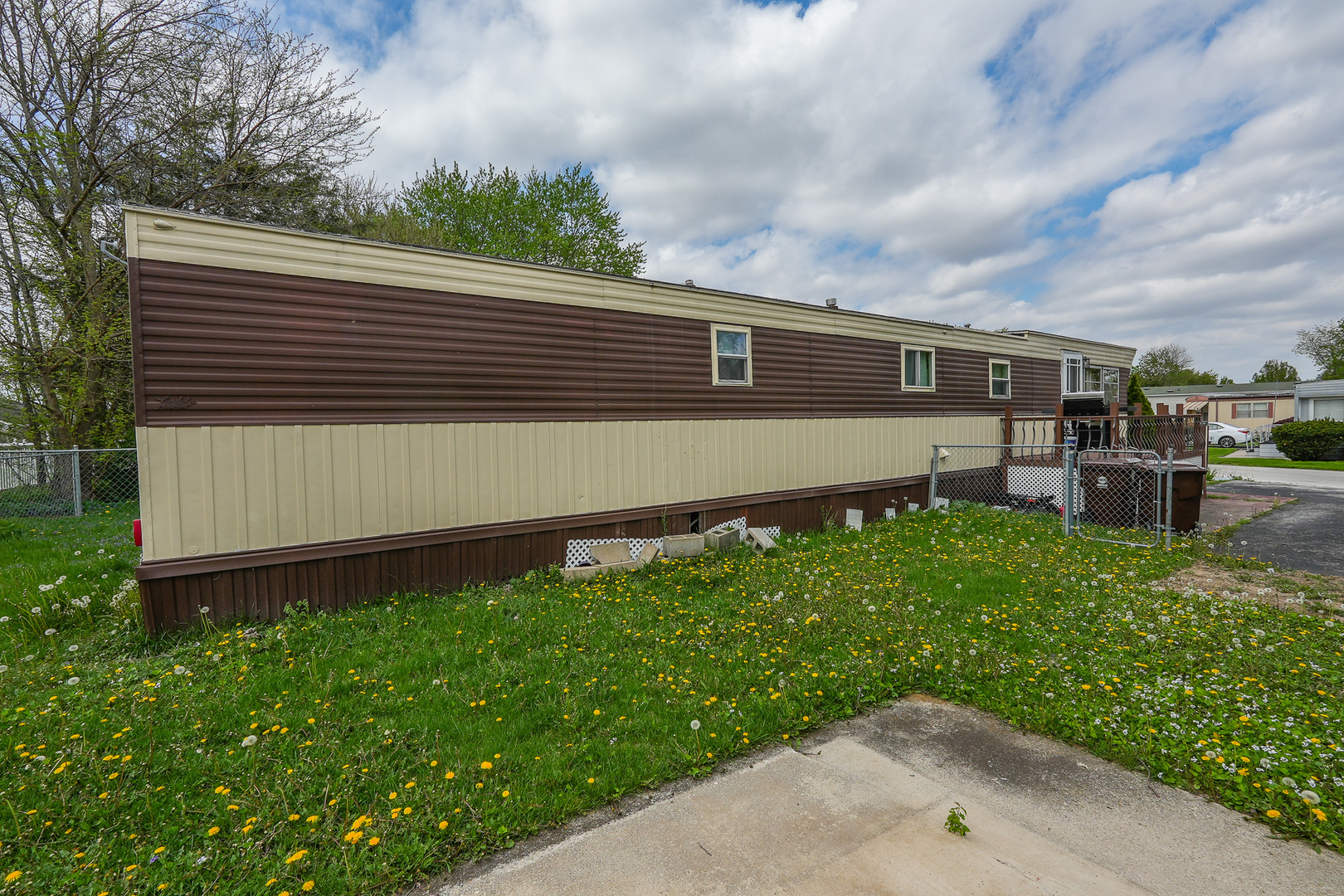 41 Maple Lane, Manteno, IL