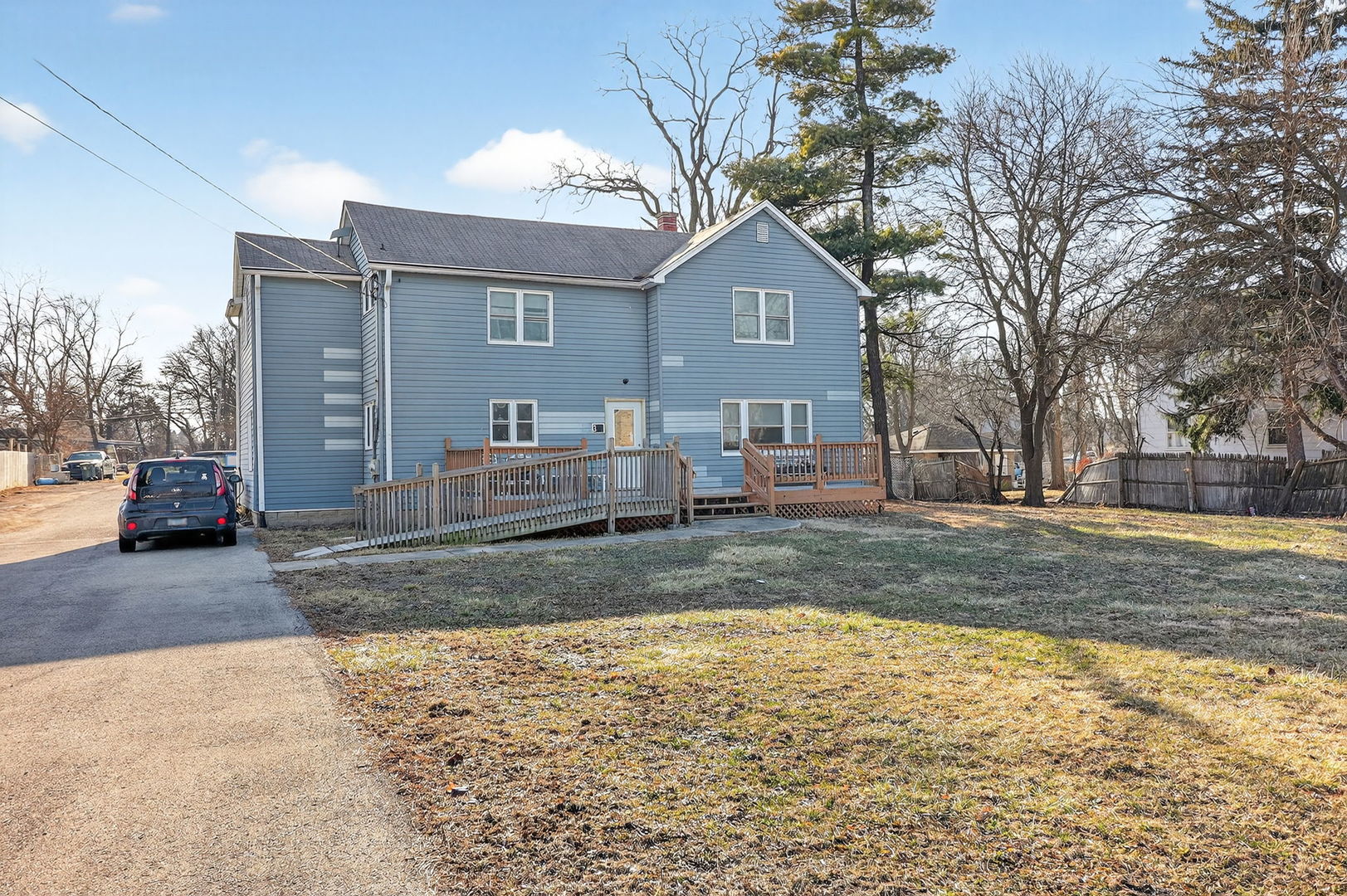 325 Oldfield Road, Downers Grove, IL