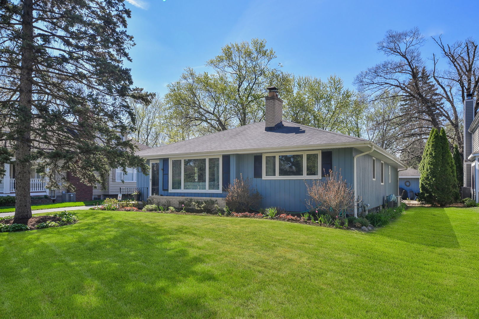 28W521 Warrenville Road, Warrenville, IL
