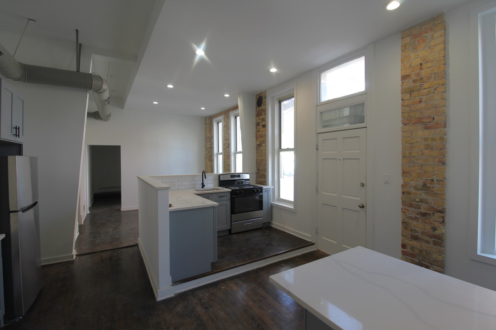 1362 N Bosworth Avenue #1A, Chicago, IL