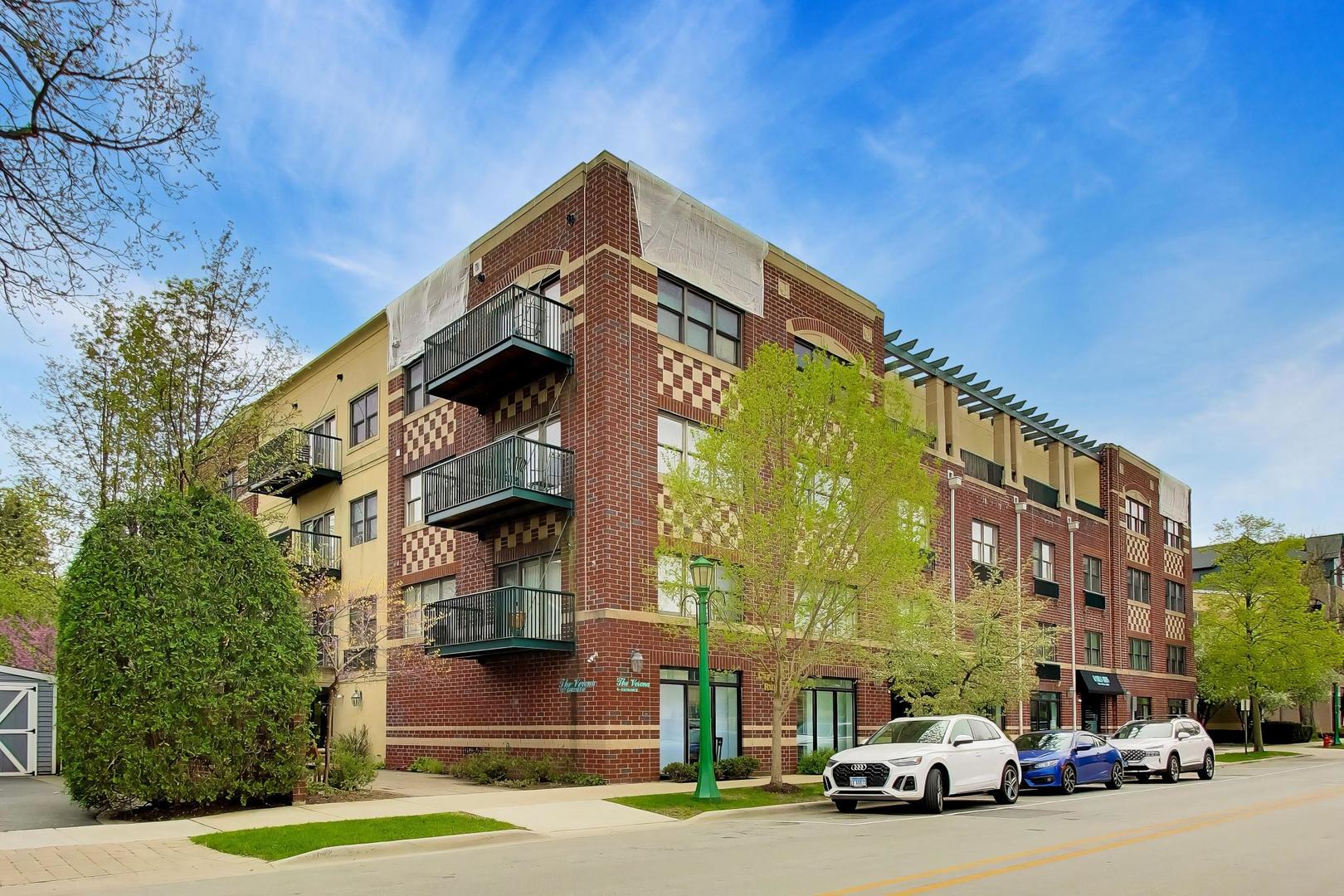 1107 Greenleaf Avenue #3F, Wilmette, IL