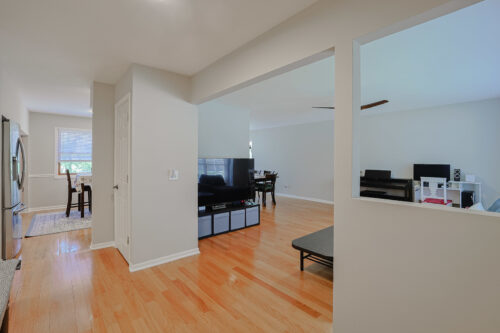 2842 GARDEN Drive, Lisle, IL