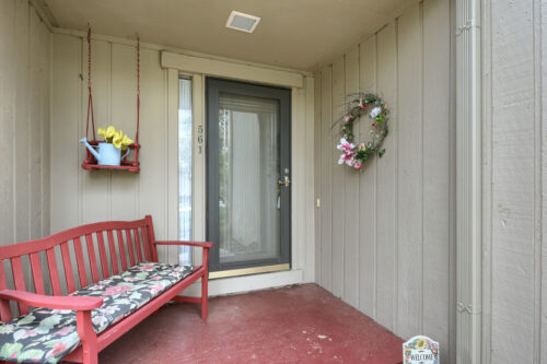 561 Old Barn Road, Lake Barrington, IL