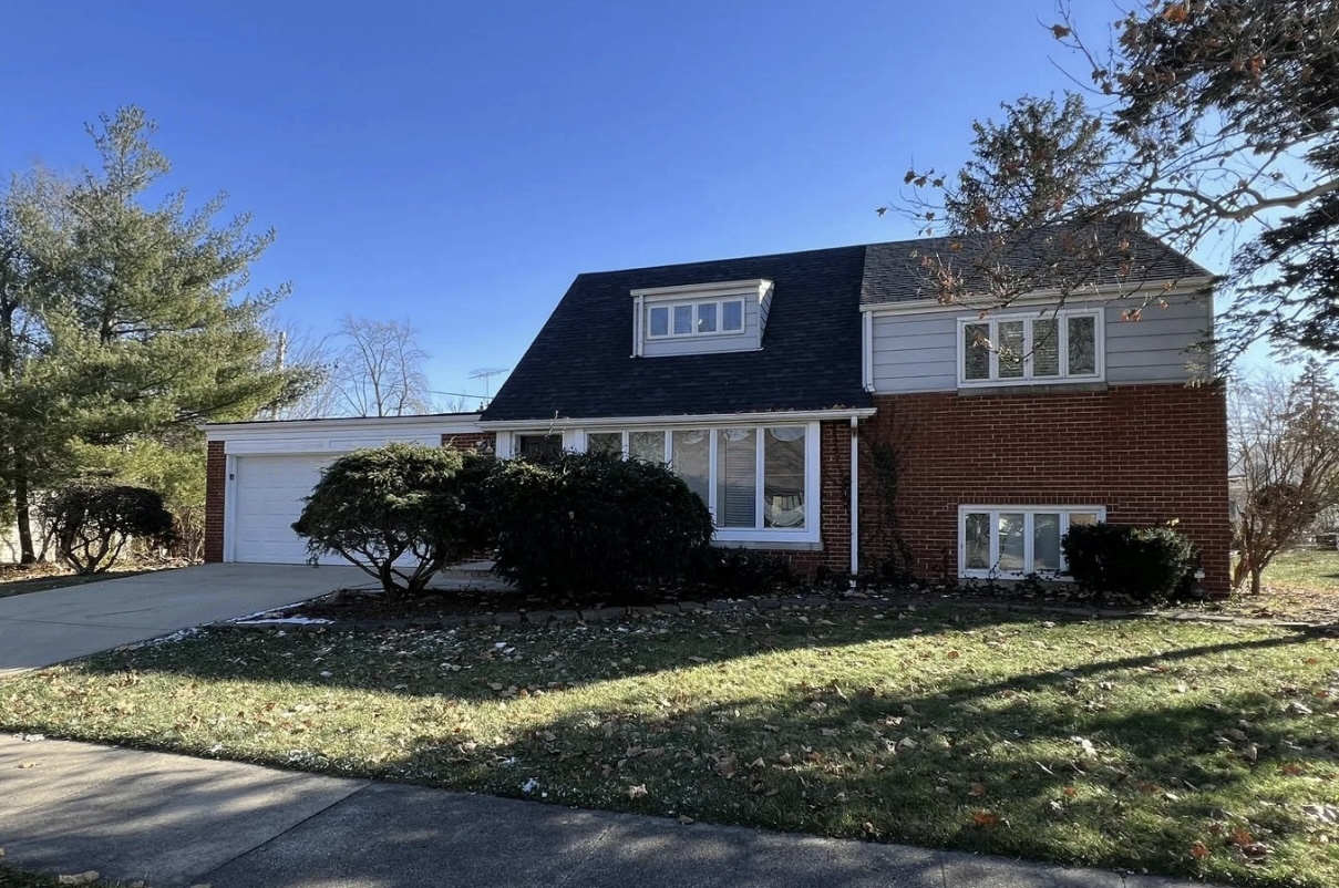 18453 Clyde Road, Homewood, IL