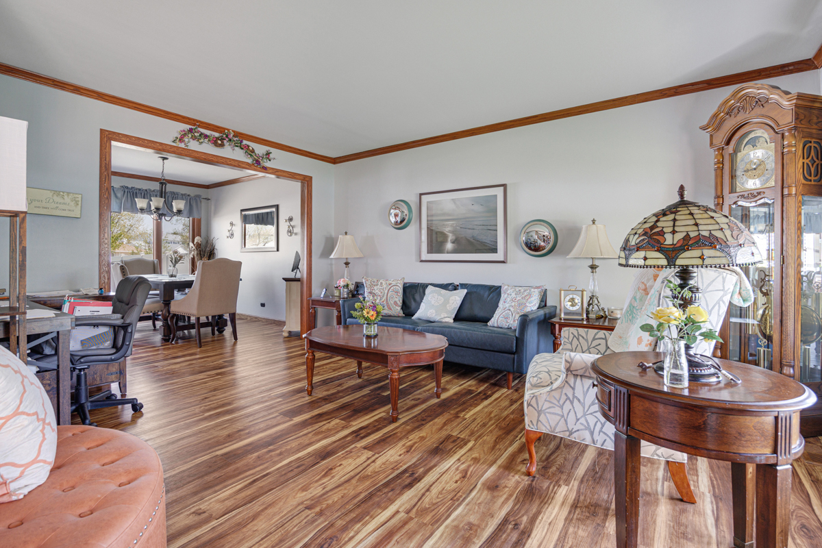 865 Debra Lane, Elk Grove Village, IL