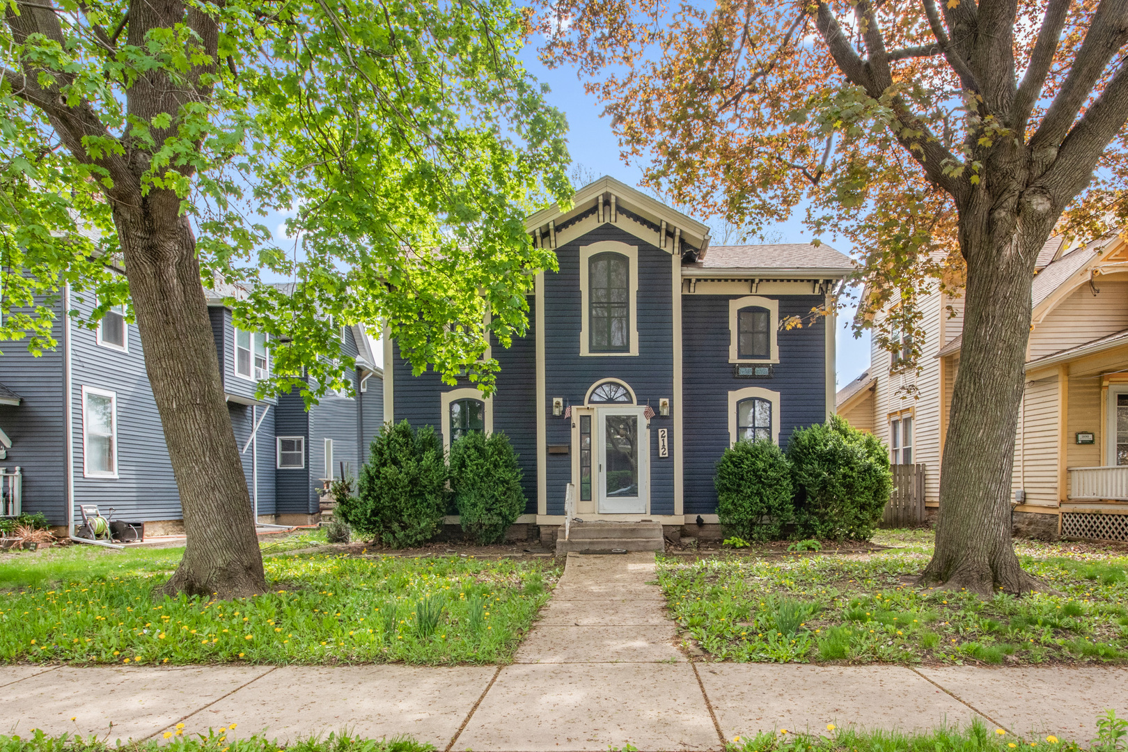 212 S 4th Street, Aurora, IL