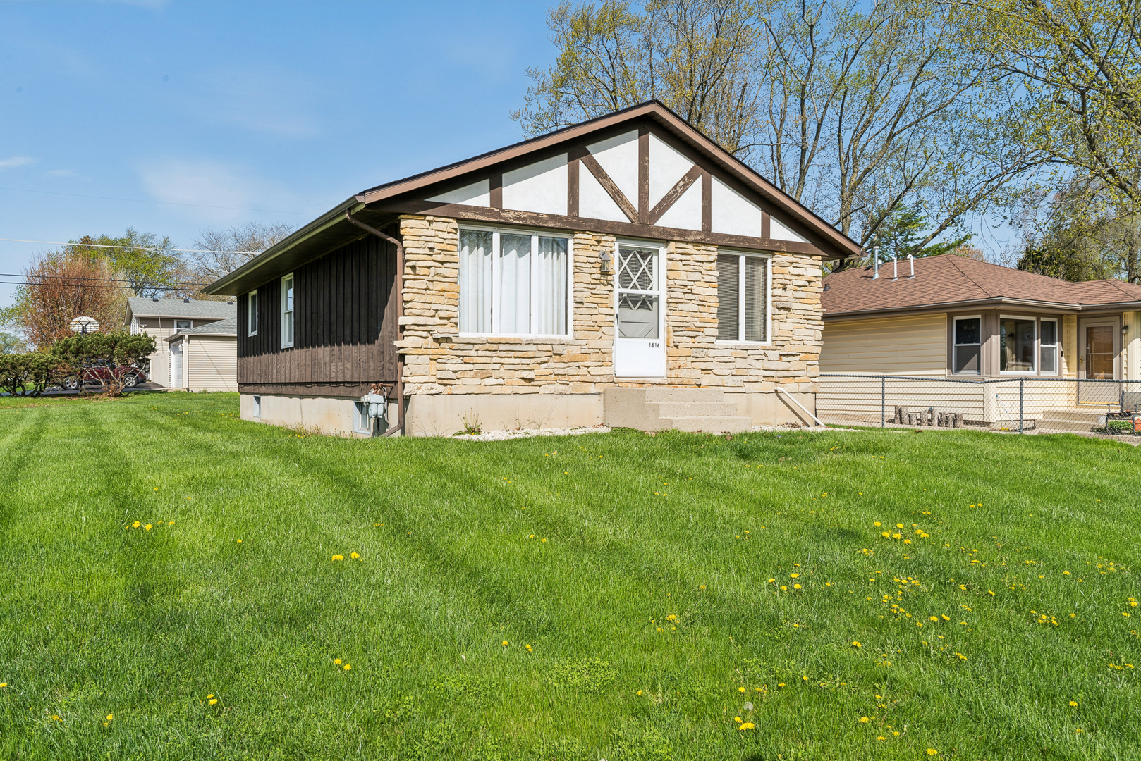 1414 North Avenue, Round Lake Beach, IL