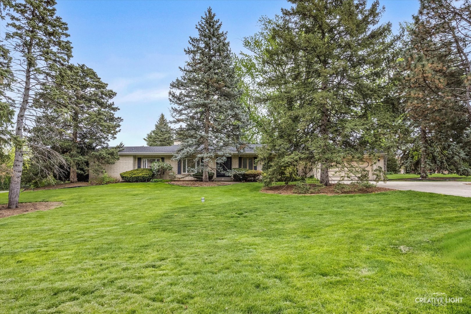 305 S Lambert Road, Glen Ellyn, IL