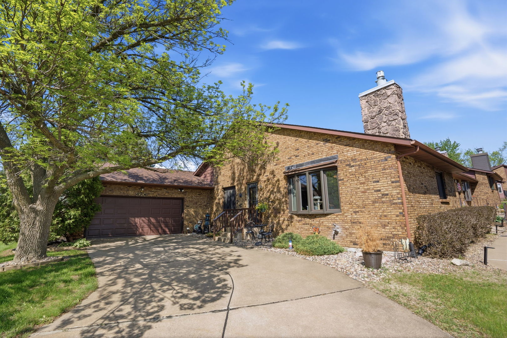 4706 Kynnelworth Drive #1, Bettendorf, IA
