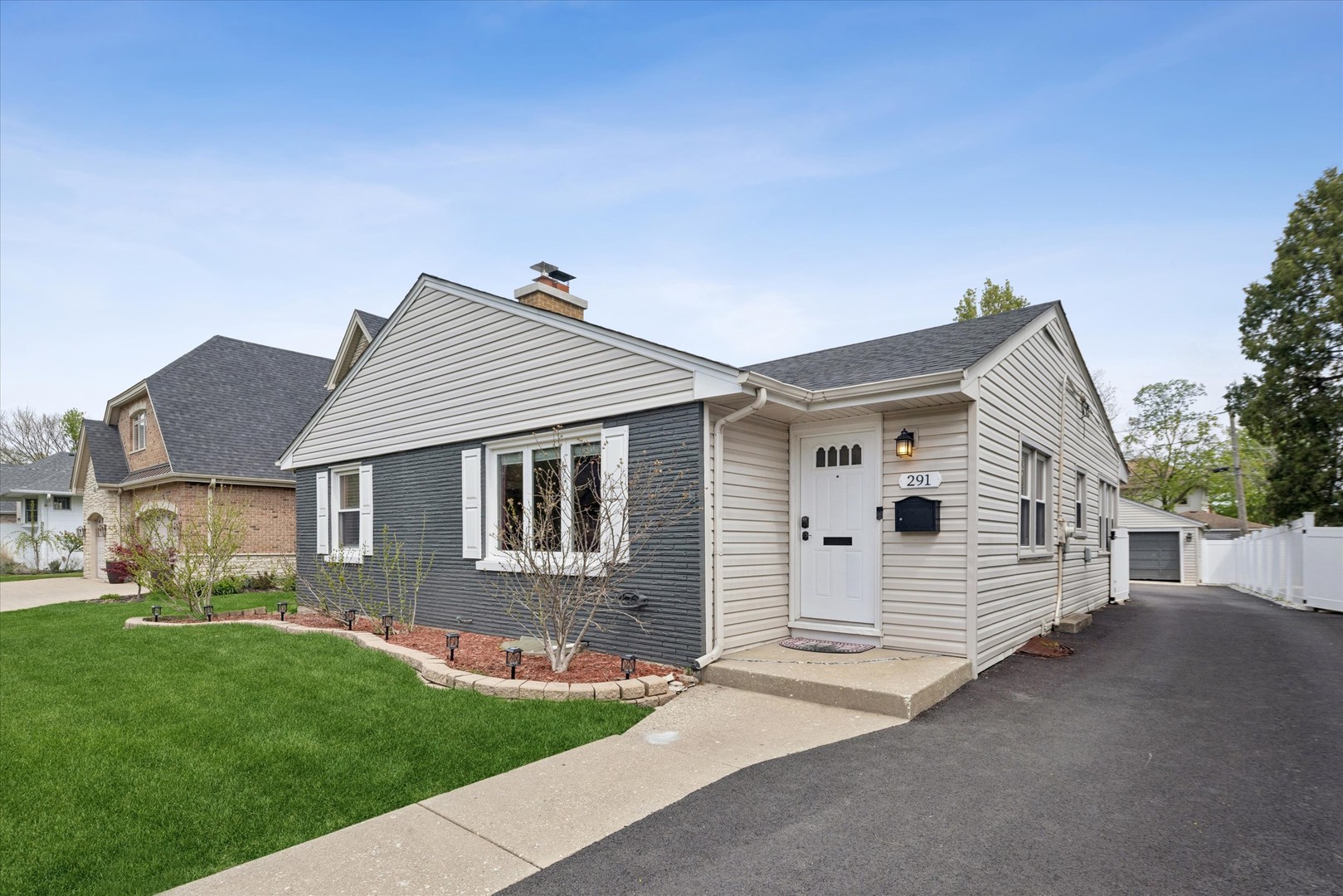 291 N Maple Avenue, Elmhurst, IL