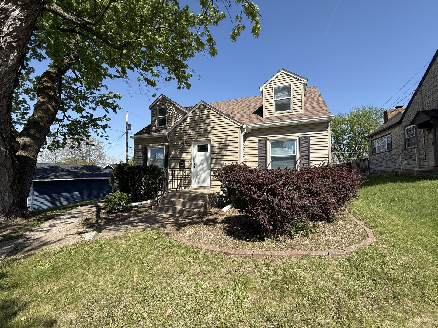 2325 N Marquette Street, Davenport, IA