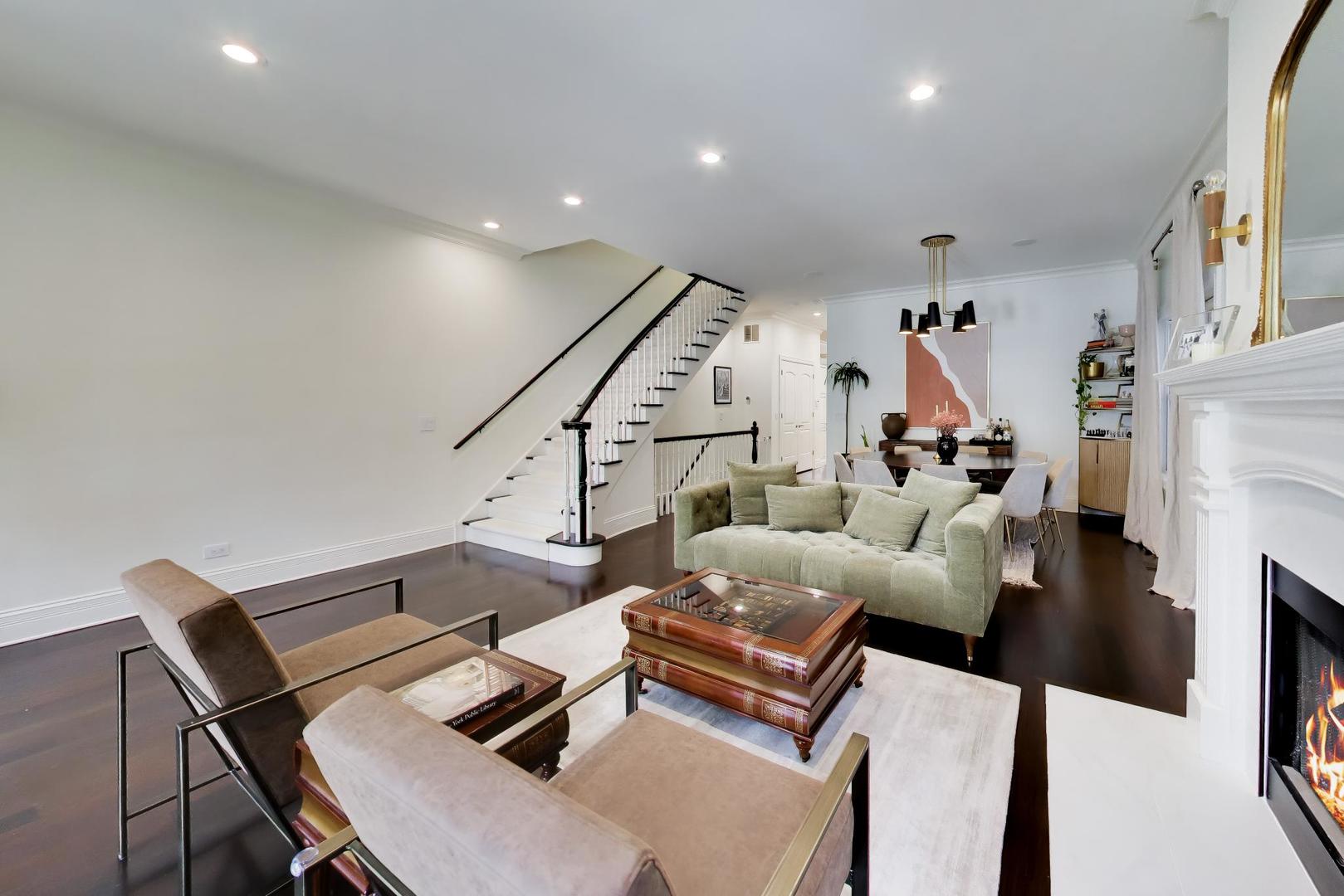 3111 N Kenmore Avenue, Chicago, IL