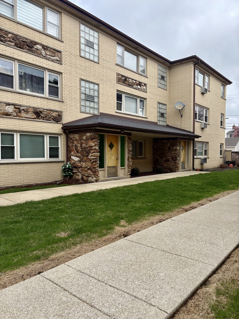 3143 N Nashville Avenue #3E, Chicago, IL