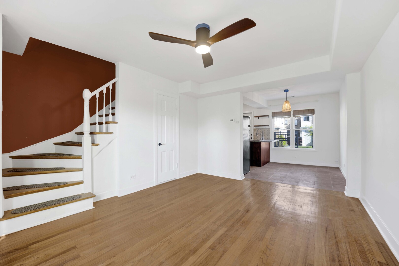 3752 W Cornelia Avenue, Chicago, IL