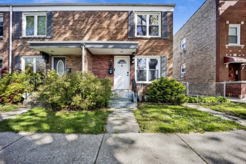3752 W Cornelia Avenue, Chicago, IL