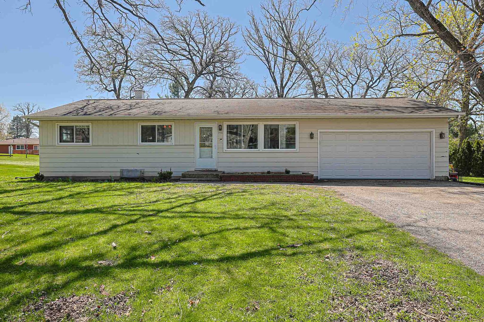 7405 Wooded Shore Drive, Wonder Lake, IL