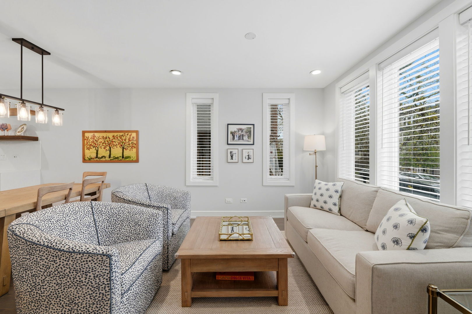 2826 W Fletcher Street #1, Chicago, IL