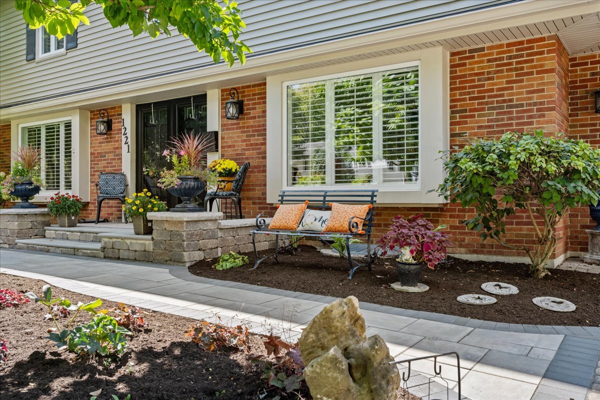 1221 N Loomis Street, Naperville, IL