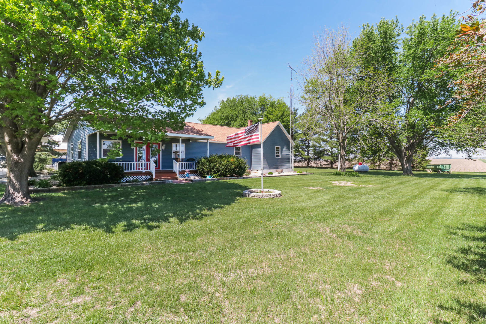 2463 Red Tail Hawk Road, Clinton, IL