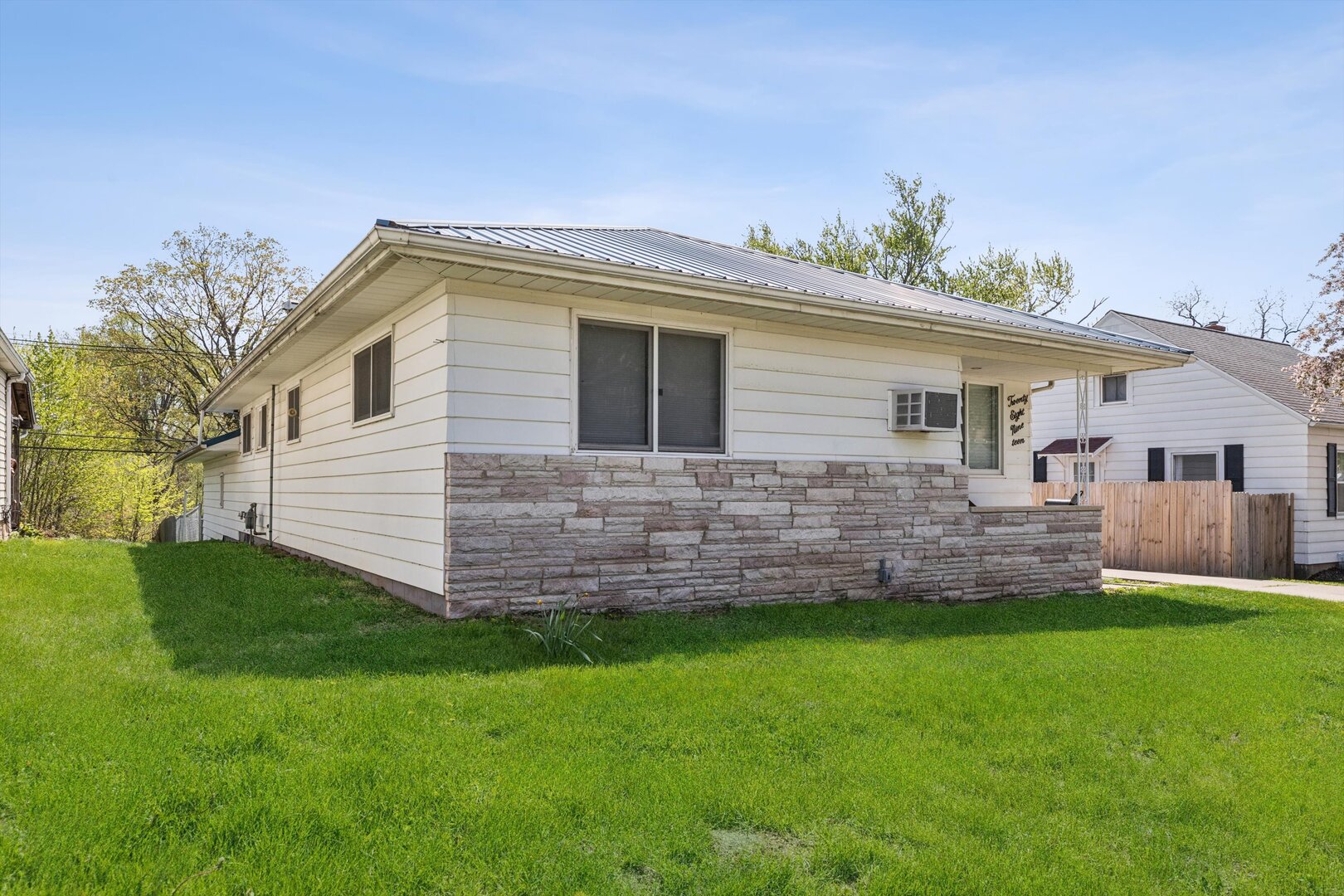 2819 N 3rd Street, Clinton, IA