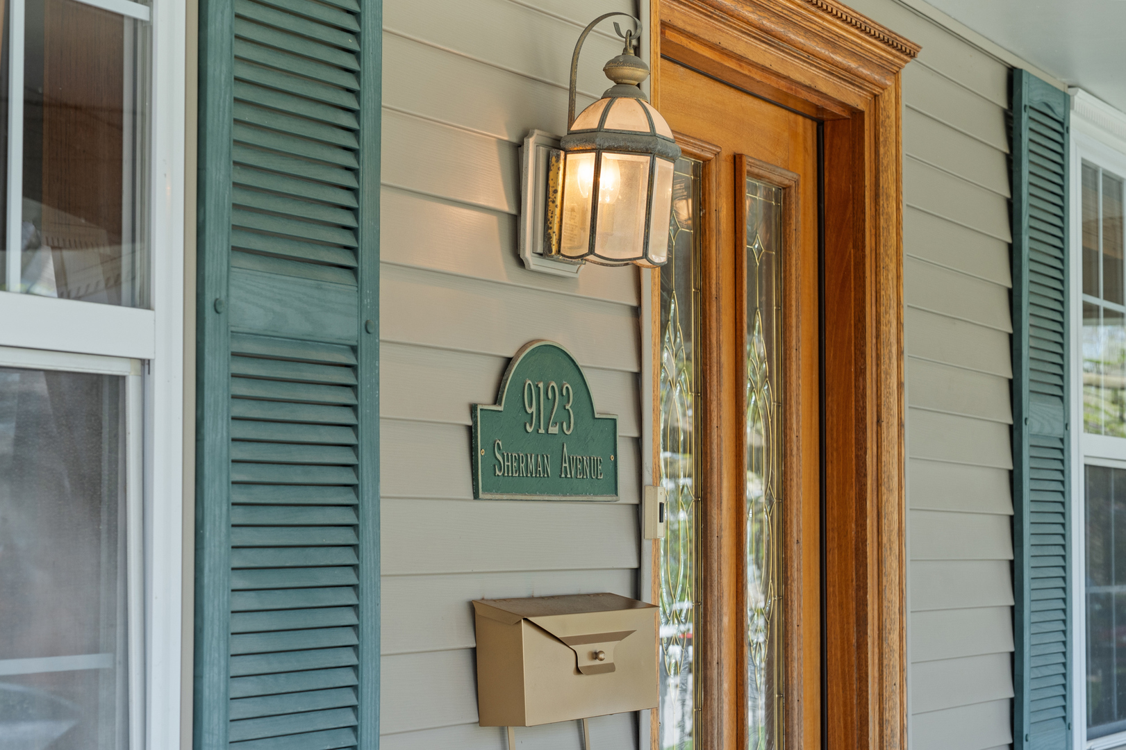 9123 Sherman Avenue, Brookfield, IL