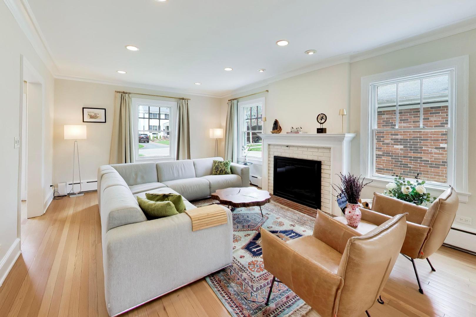 1368 Scott Avenue, Winnetka, IL