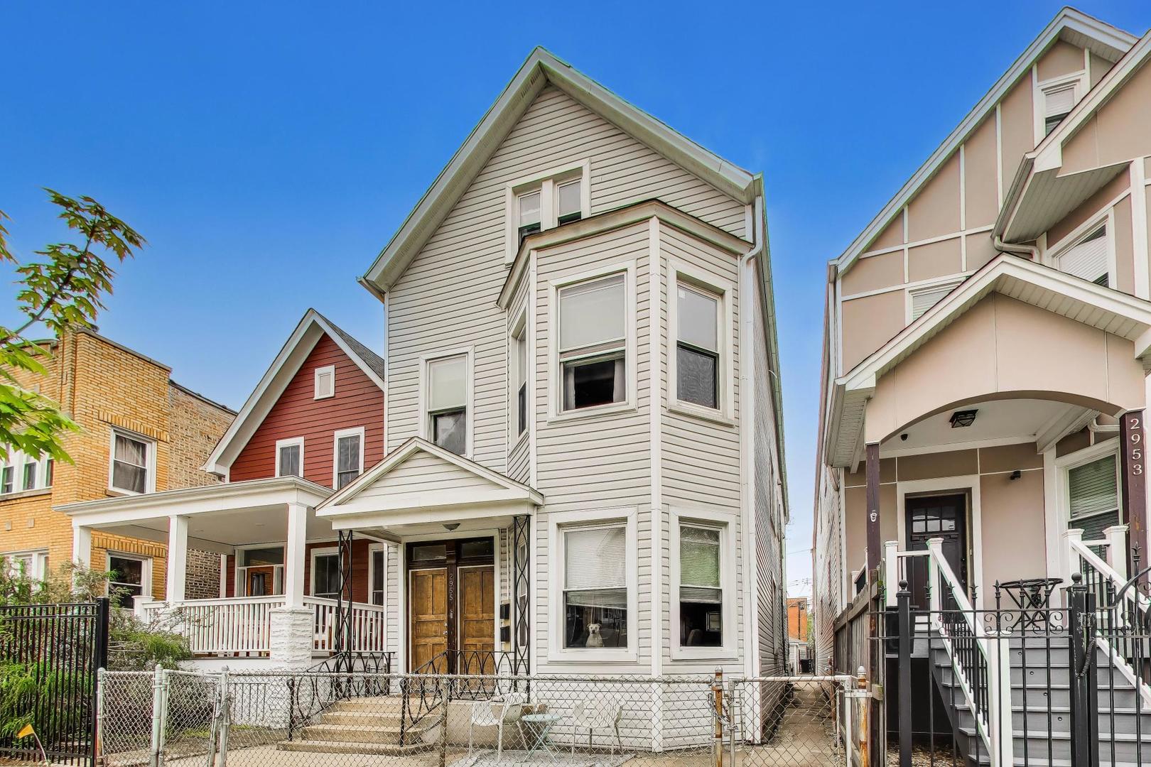 2955 N Gresham Avenue, Chicago, IL