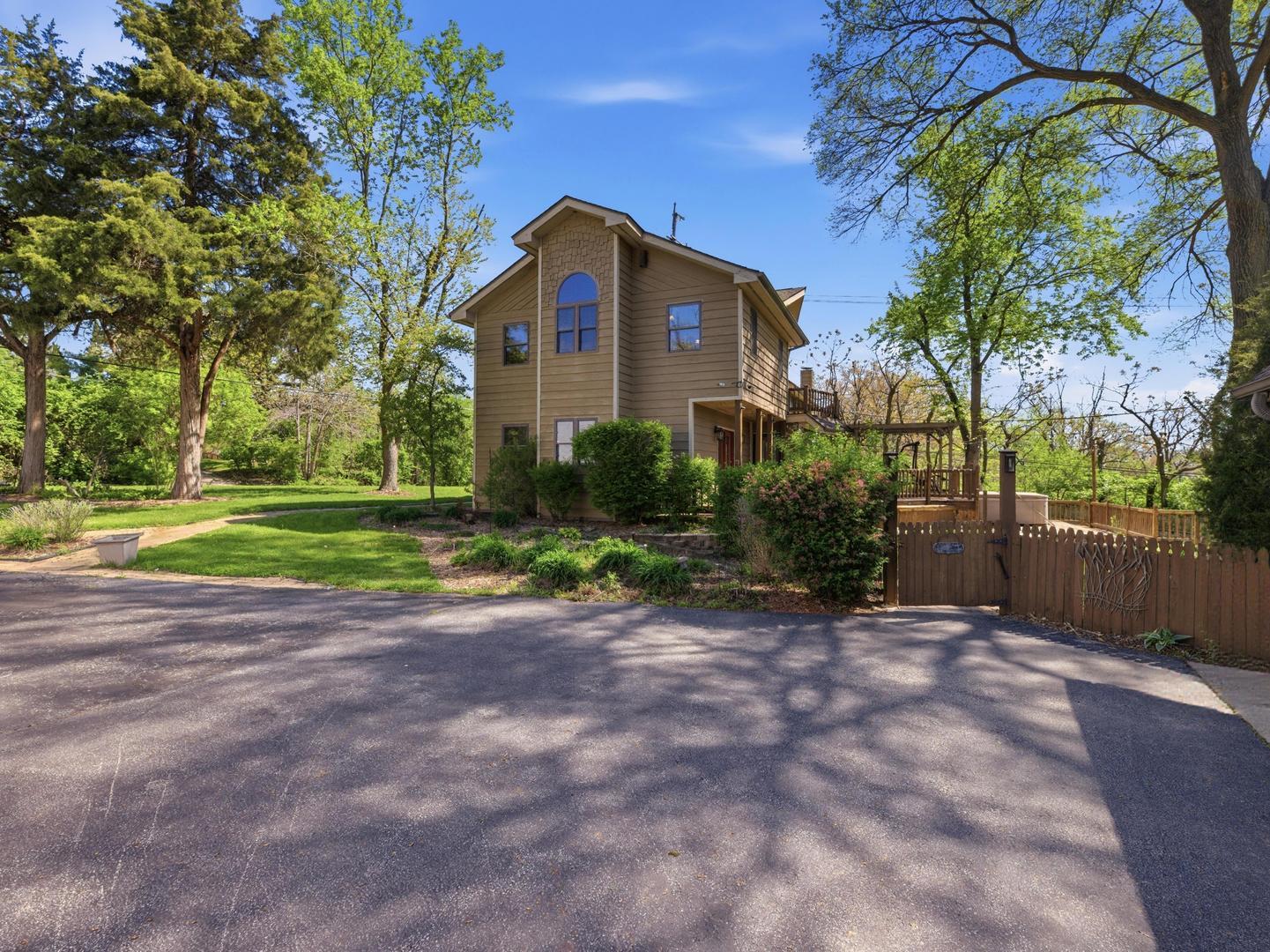 19W681 109th Street, Lemont, IL