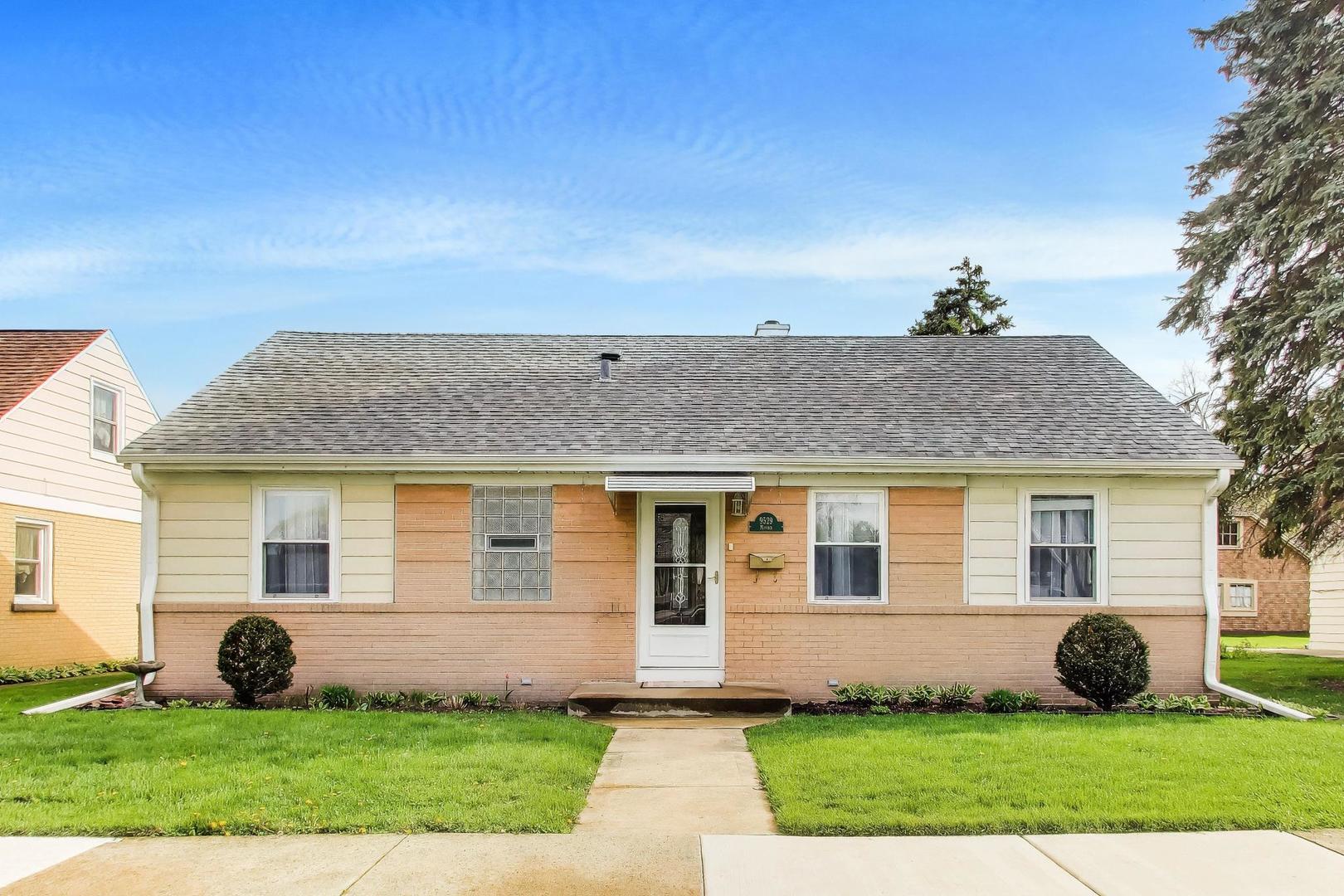 9529 Monroe Avenue, Brookfield, IL