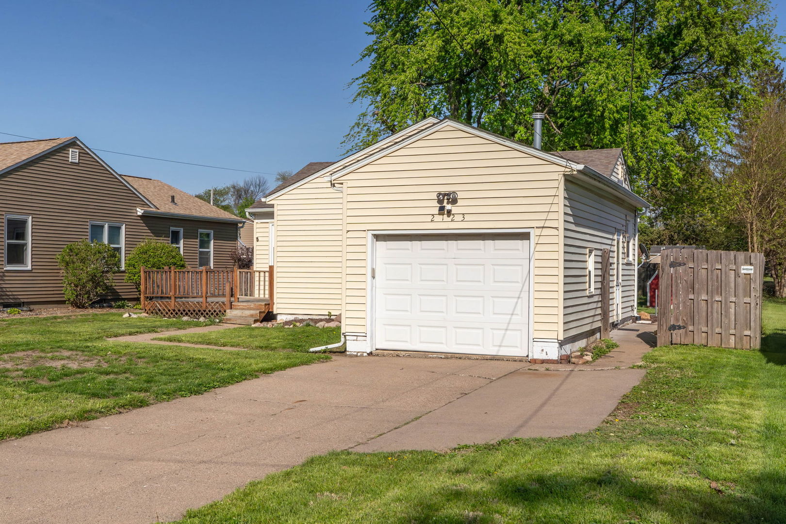 2123 32ND Street, Rock Island, IL