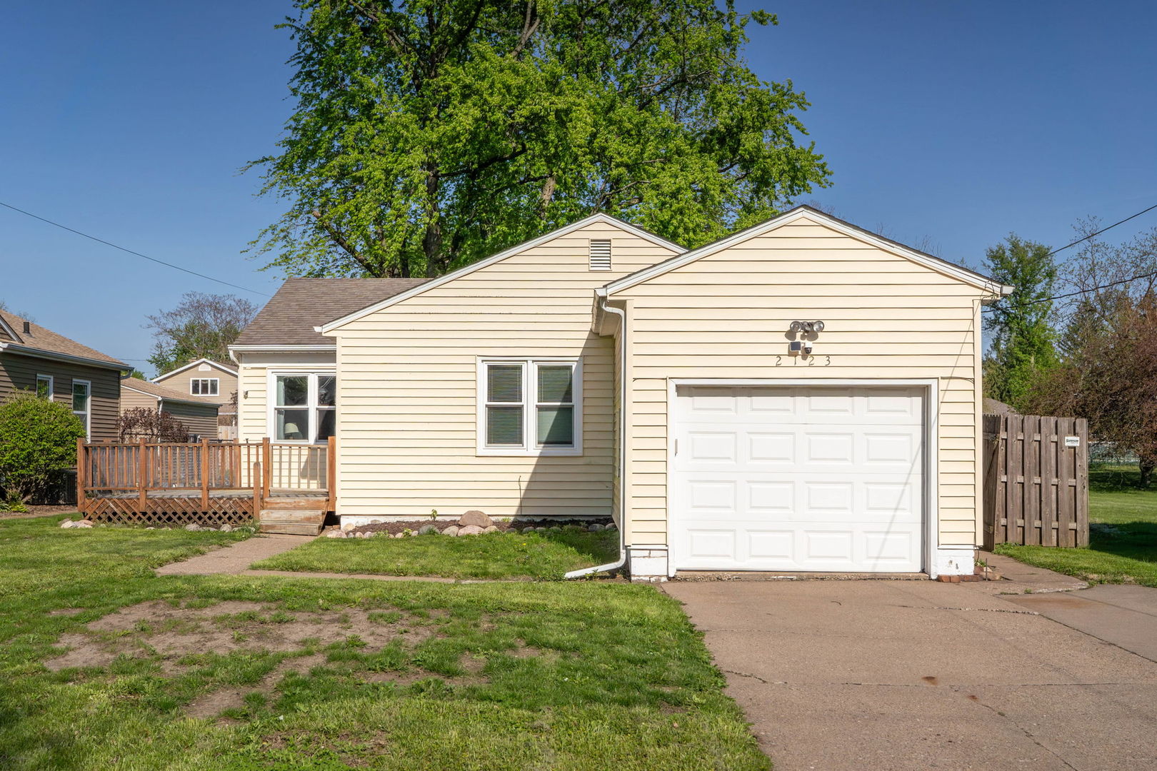 2123 32ND Street, Rock Island, IL