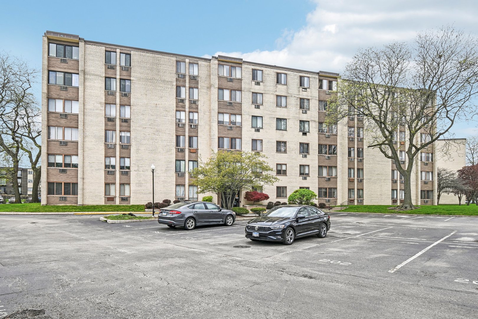 9740 S Pulaski Road #306, Oak Lawn, IL